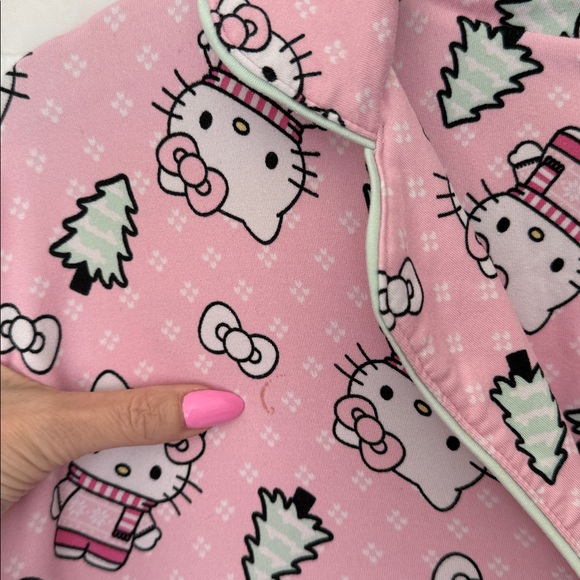 HELLO KITTY Sanrio Pink Christmas Pajama Set 2 Piece Button Front Top Pants XL - Picture 7 of 7